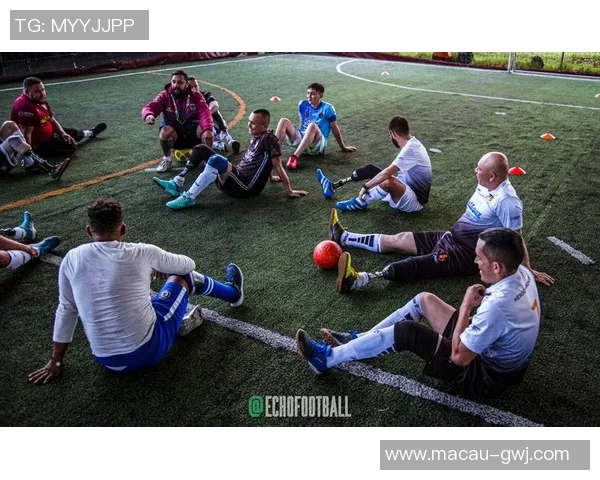 南京足球队的崛起之路:邀请赛中的拼搏与荣耀探索 南京足球队的崛起之路:邀请赛中的拼搏与荣耀探索