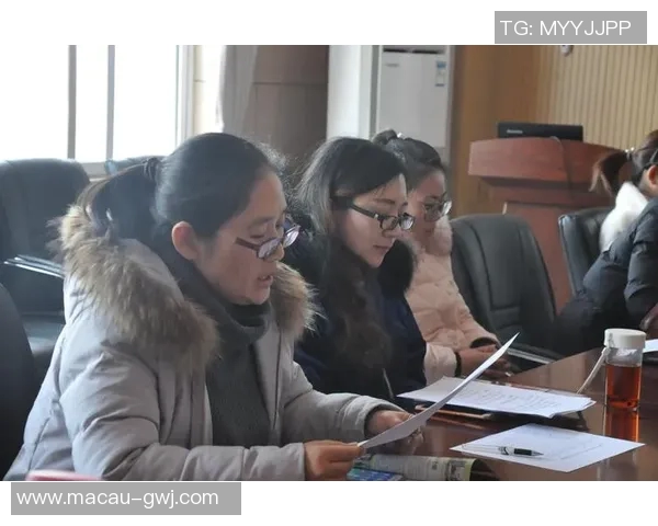 杨静独家分享英雄联盟游戏技巧与心得体会助你提升实力与战斗意识 杨静独家分享英雄联盟游戏技巧与心得体会助你提升实力与战斗意识