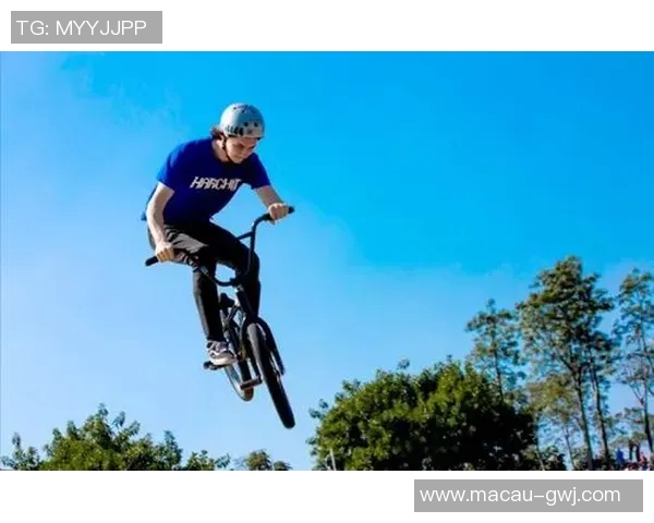 深圳街舞队在极限运动联赛中以83分稳居积分榜首位引发关注 深圳街舞队在极限运动联赛中以83分稳居积分榜首位引发关注