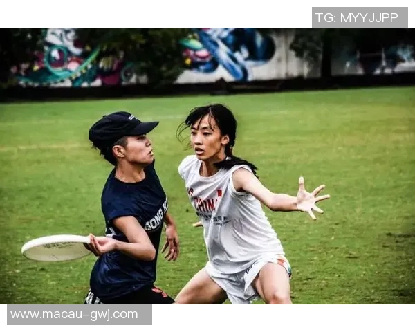 南京飞盘队在世界滑板锦标赛中的耐力表现引发热议与关注 南京飞盘队在世界滑板锦标赛中的耐力表现引发热议与关注