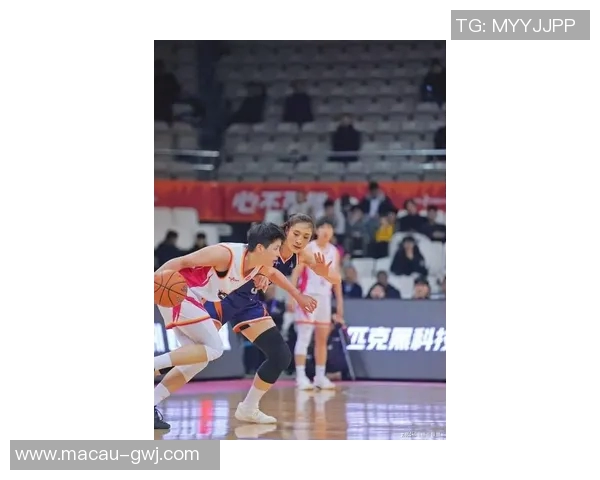 山西女篮与八一女篮激战正酣争夺女篮联赛季后赛席位的关键之战