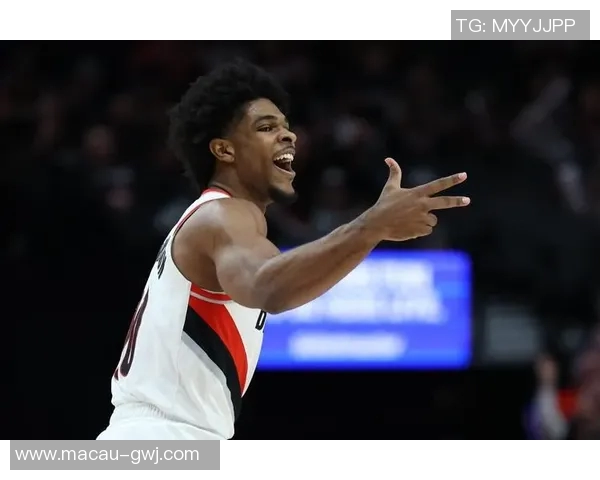 斯库特亨德森：未来篮球之星的崛起与挑战探讨