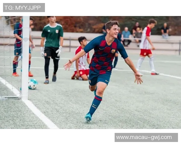 达尼洛的足球之路：从青涩小将到世界舞台的闪耀明星