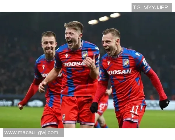 巴塞罗那与里昂的精彩对决揭示足球战术与团队合作的魅力