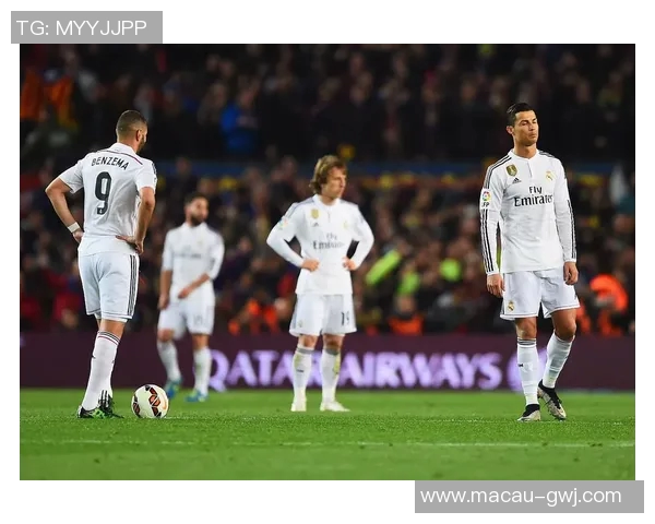 2015年马德里竞技与皇家马德里巅峰对决的激情与荣耀回顾