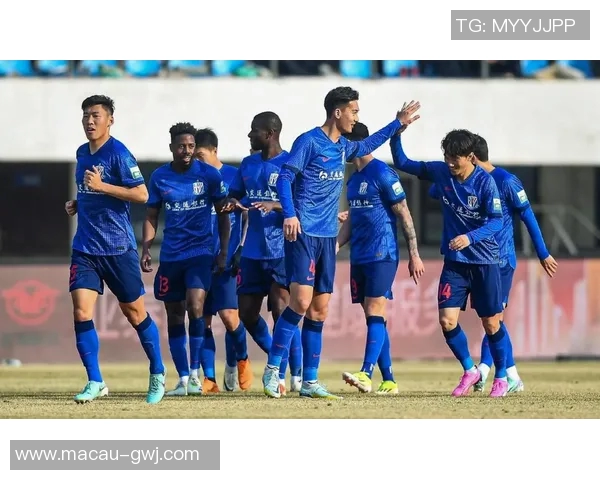 中超精彩对决申花迎战重庆全力争胜展现球队实力与激情 中超精彩对决申花迎战重庆全力争胜展现球队实力与激情