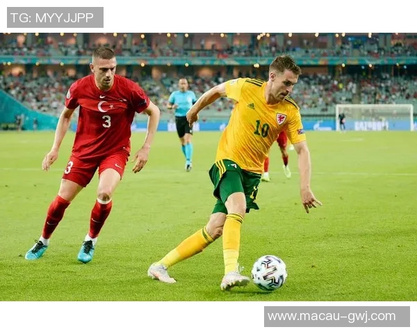 拉科鲁尼亚迎战米兰精彩对决展现欧洲足球魅力与激情 拉科鲁尼亚迎战米兰精彩对决展现欧洲足球魅力与激情