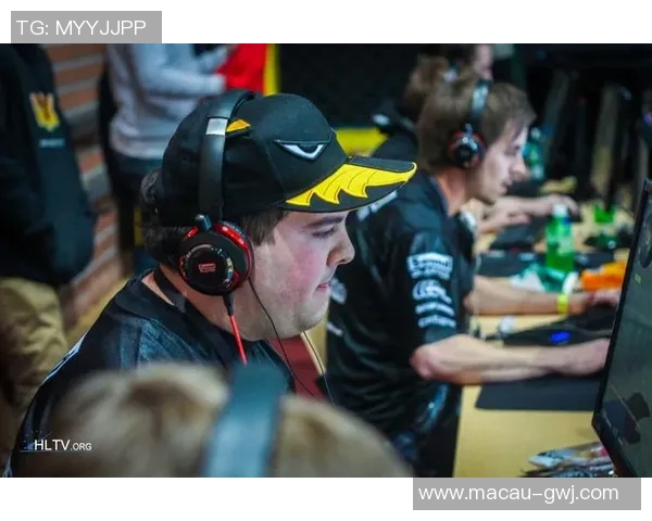 CSGO战术解析：LNG战队的技术创新与团队协作探讨